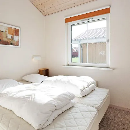 Holiday home Holiday Lxiv
